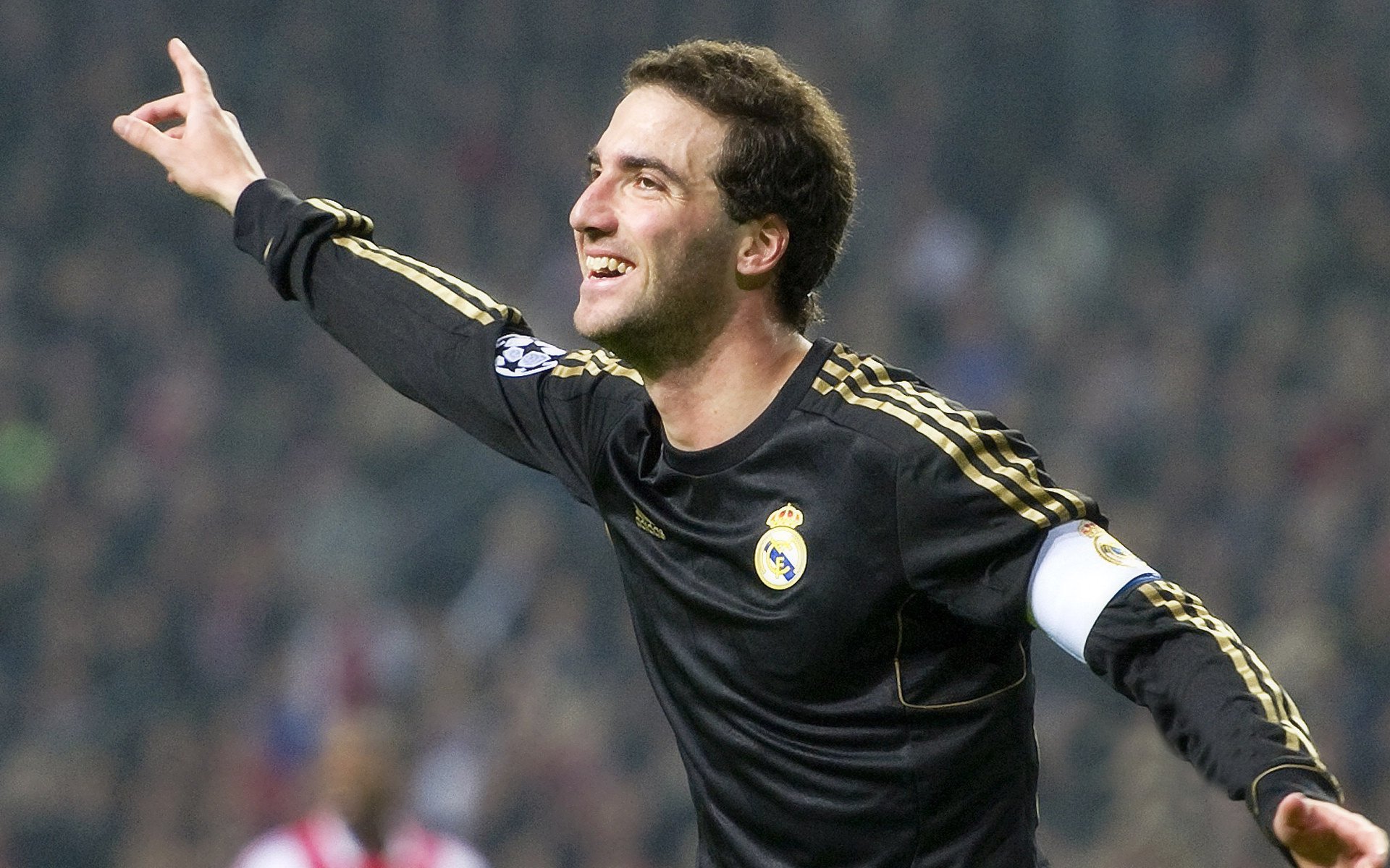 战术天才的“秘密武器”:欧冠中的创新布局,欧冠经典之战